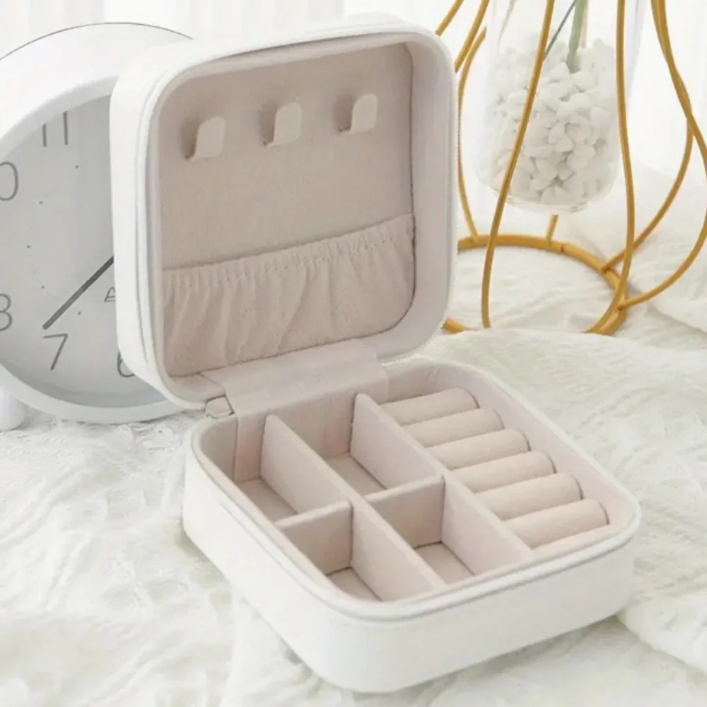 White Leather Jewelry Storage Box/Travel Box/Portable Jewelry Box